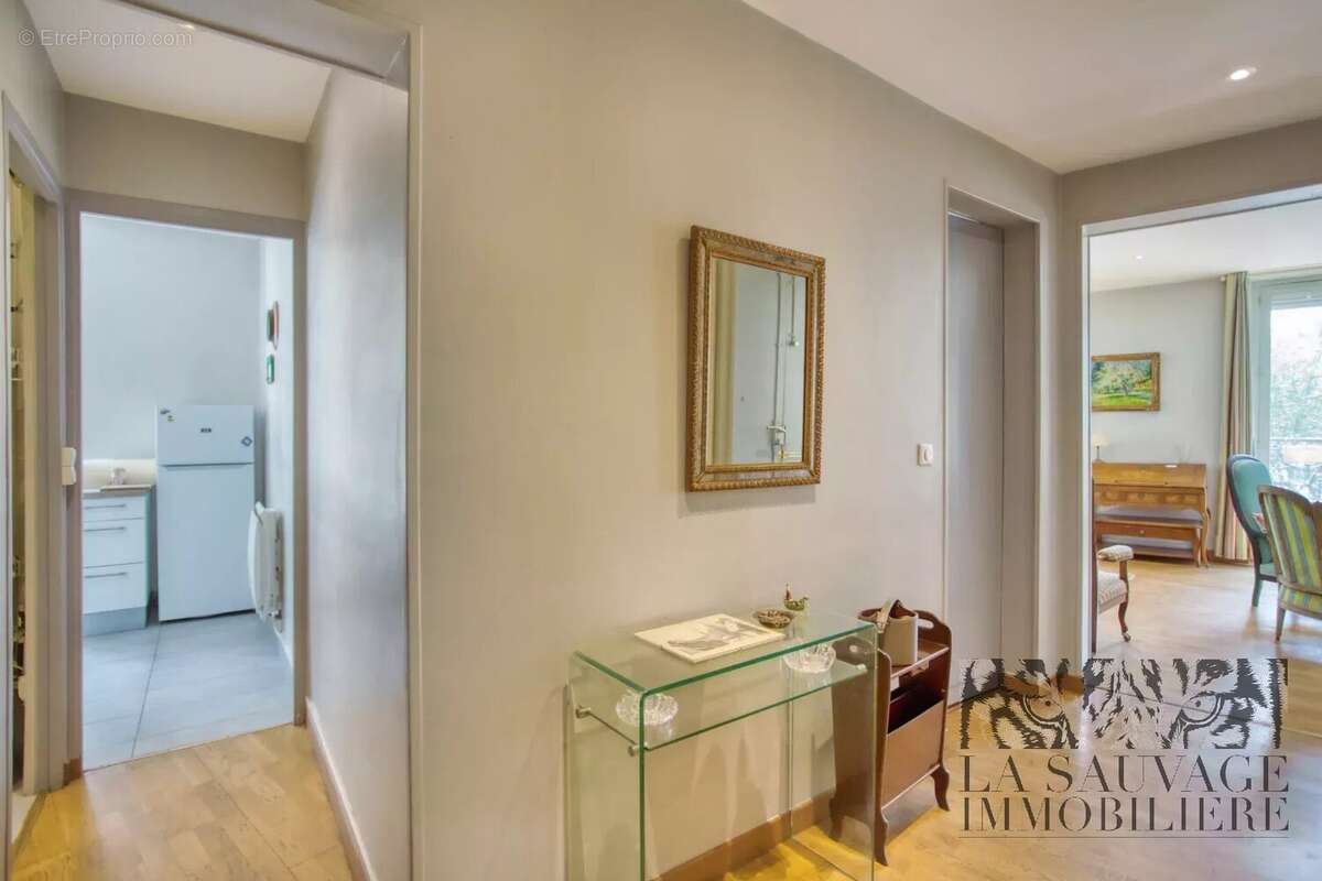 Appartement à PARIS-8E