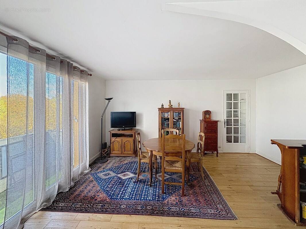 Appartement à CHEVILLY-LARUE