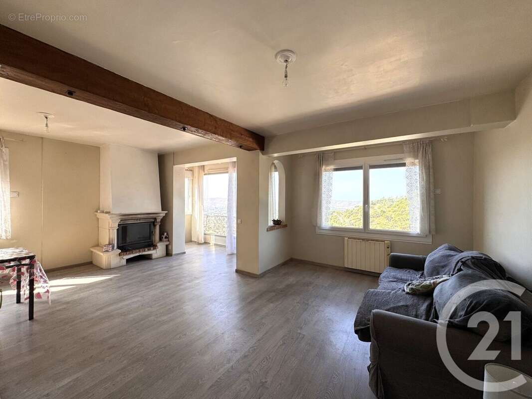Appartement à BORMES-LES-MIMOSAS