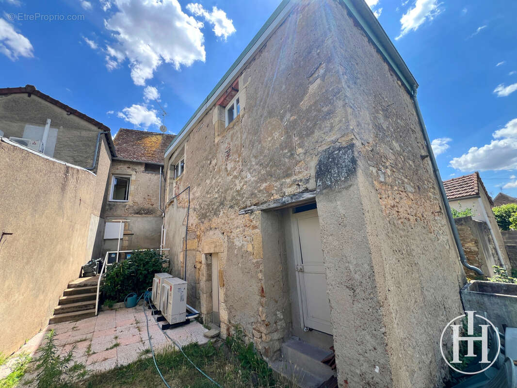 Maison à SAINT-AMAND-MONTROND