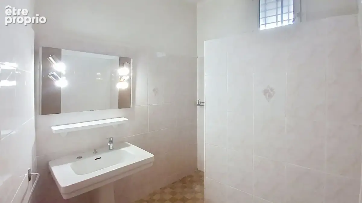 Maison Domazan 150 m2 avec cour intérieur et Garage - photo 6
