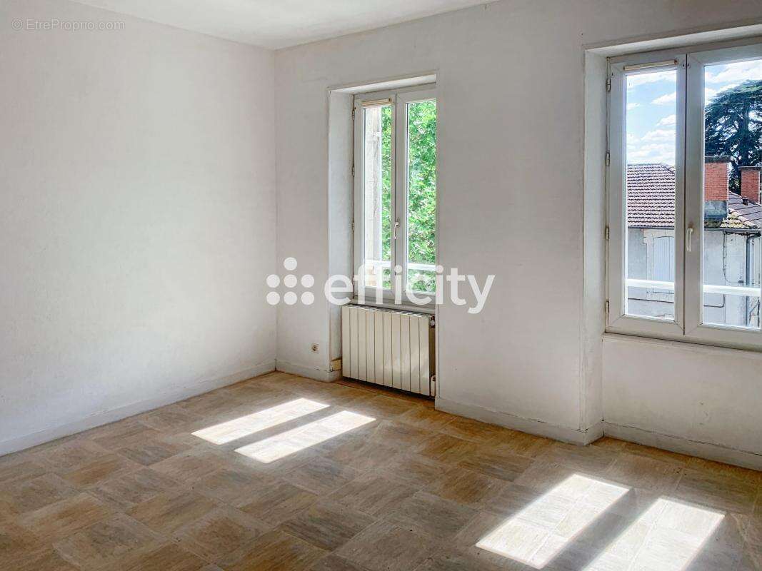 Appartement 175 m² à Saintes  - photo 5