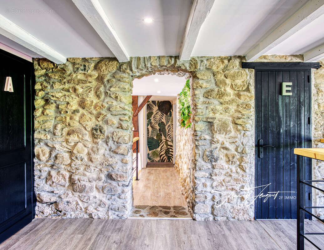 Maison à PERS-JUSSY