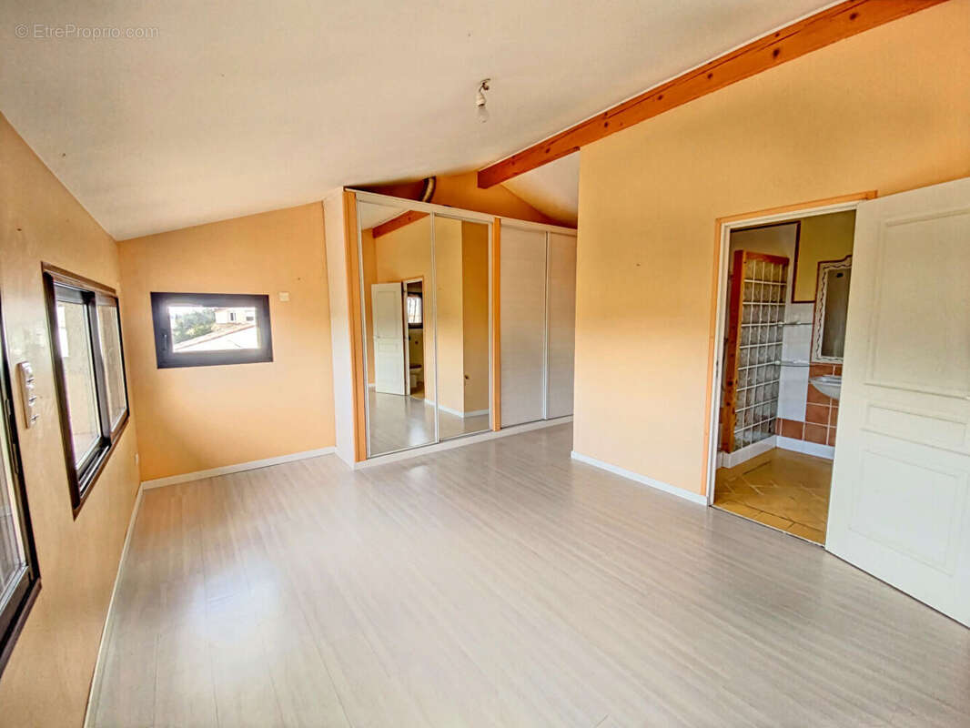 Maison à LAVERNOSE-LACASSE