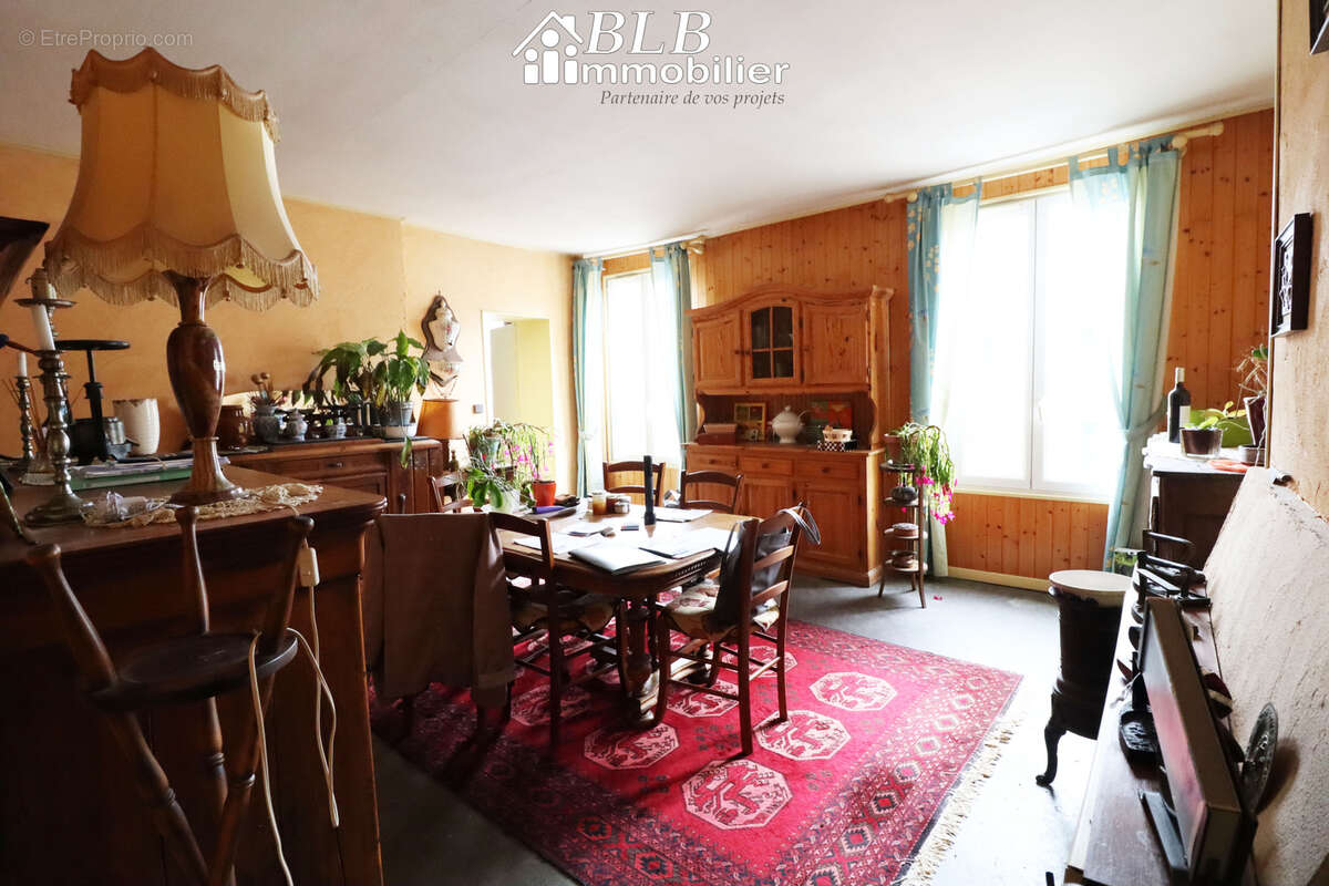 Appartement à LE PERRAY-EN-YVELINES