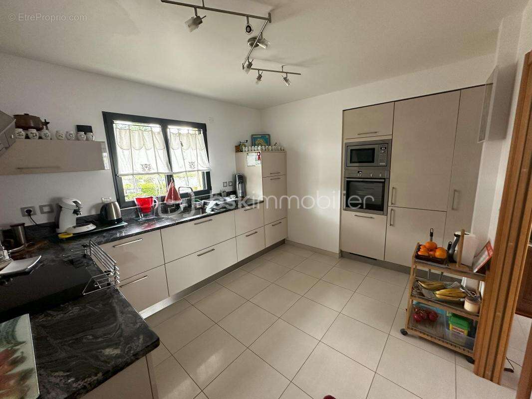 À VENDRE – Plain-Pied Moderne de 101  m² - photo 6