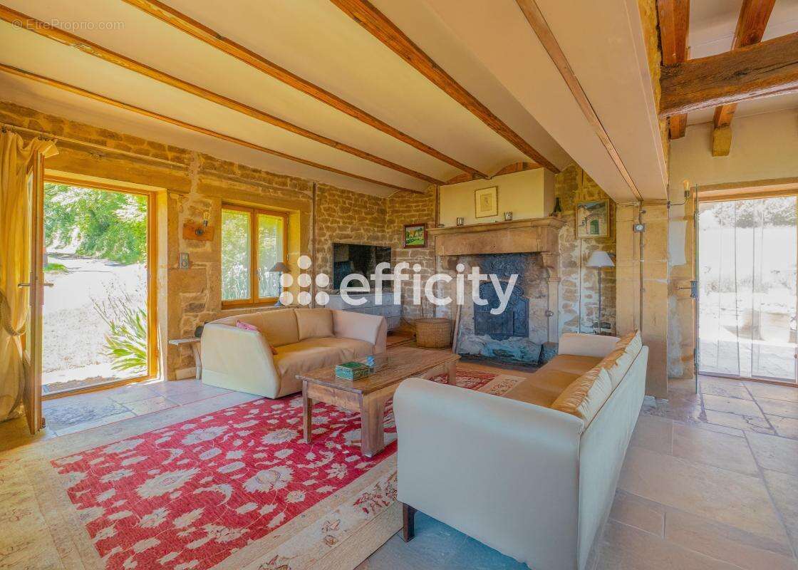Maison 151 m² à Ville-Sur-Jarnioux  - photo 6