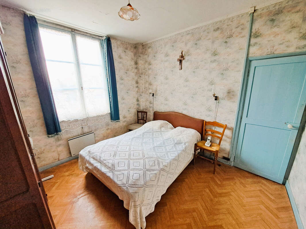 Maison à PONT-SUR-YONNE