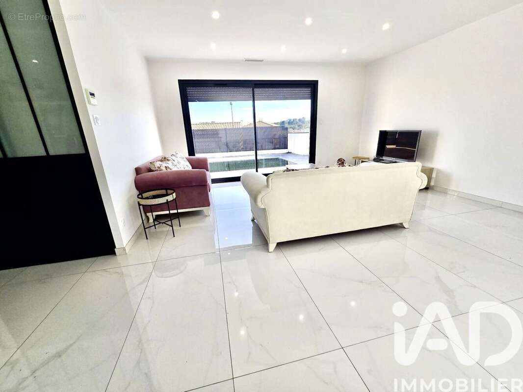 Photo 5 - Maison à VILLENEUVE-MINERVOIS