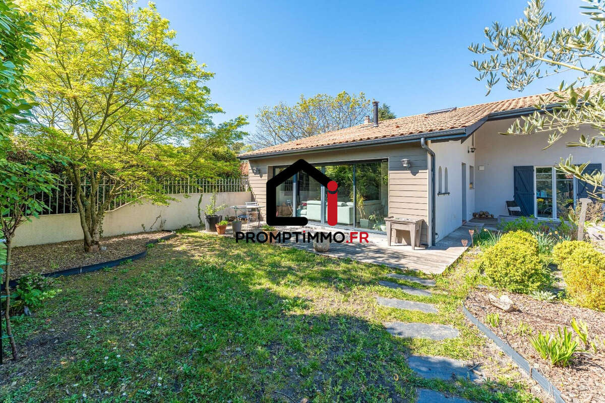 Maison 195 m² à Merignac  - photo 9