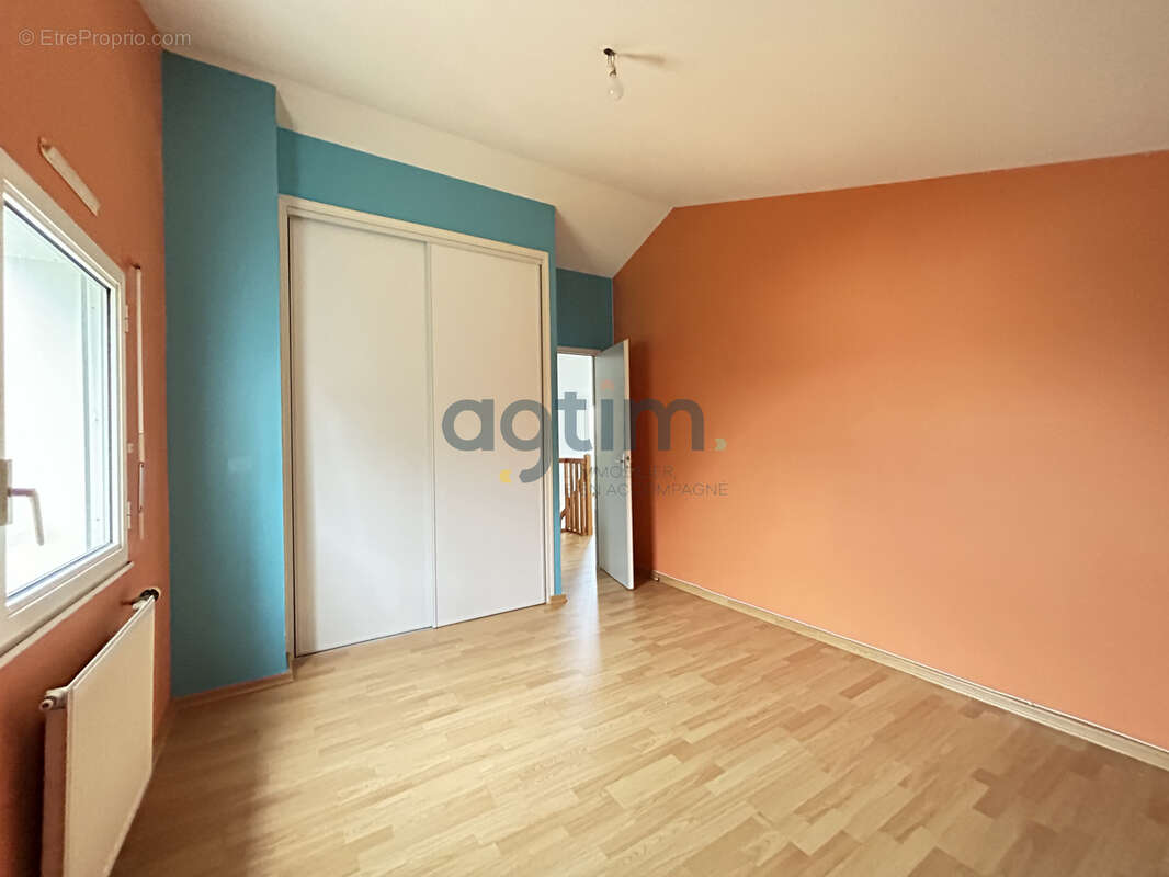 25 minutes de NANTES: MONTAIGU-VENDEE, Boufféré, centre, maison à étage, 126m2 hab, 4 chambres, garage, terrai - photo 11