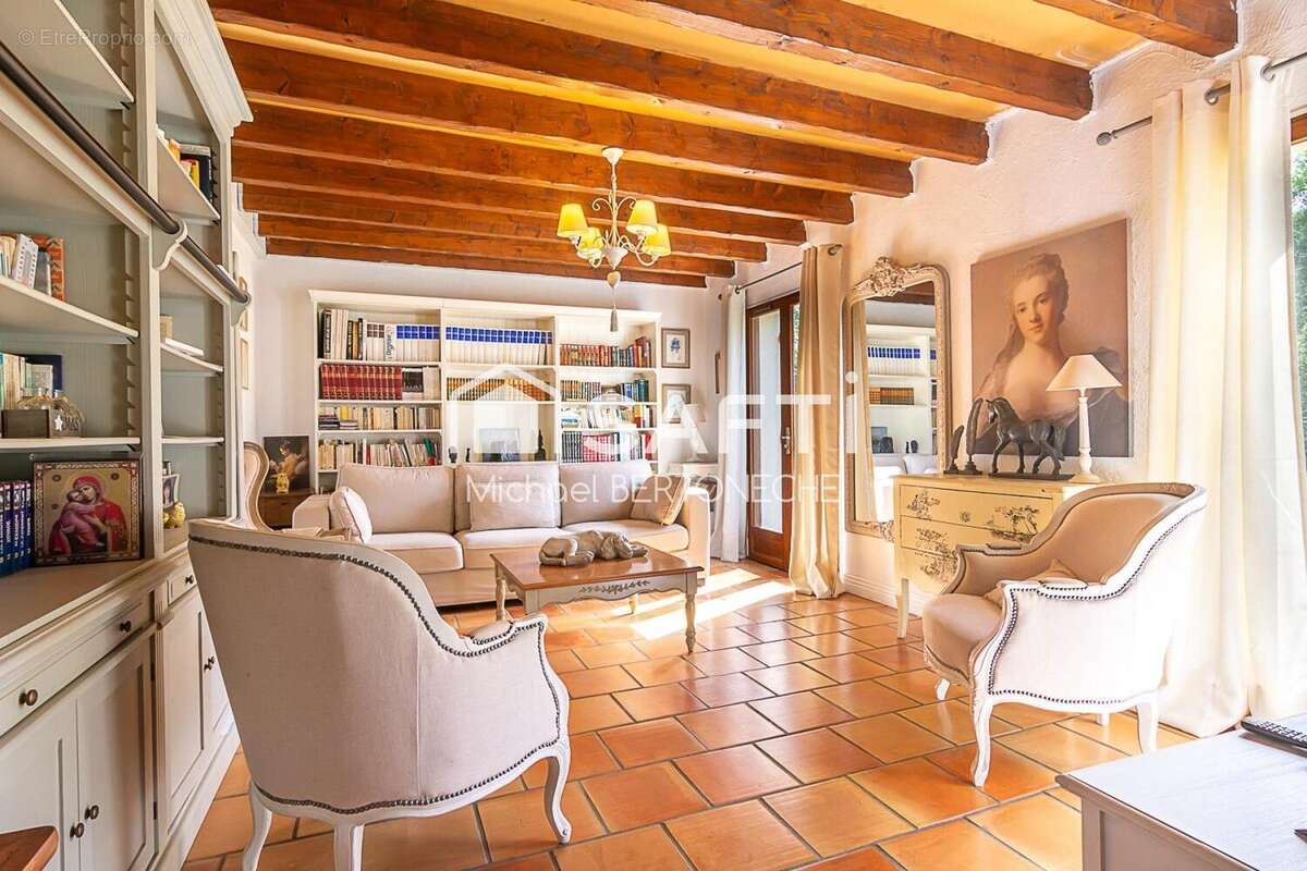 Maison 142 m² à La Lande-De-Fronsac  - photo 2