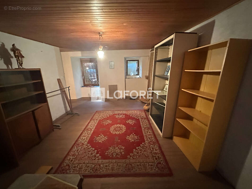 Ambialet - Maison en pierre à rénover - photo 12