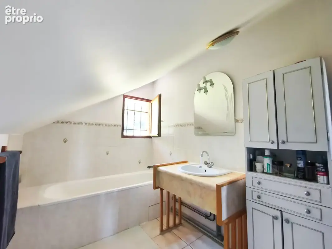 À vendre   Maison familiale à Cranves-Sales - photo 7