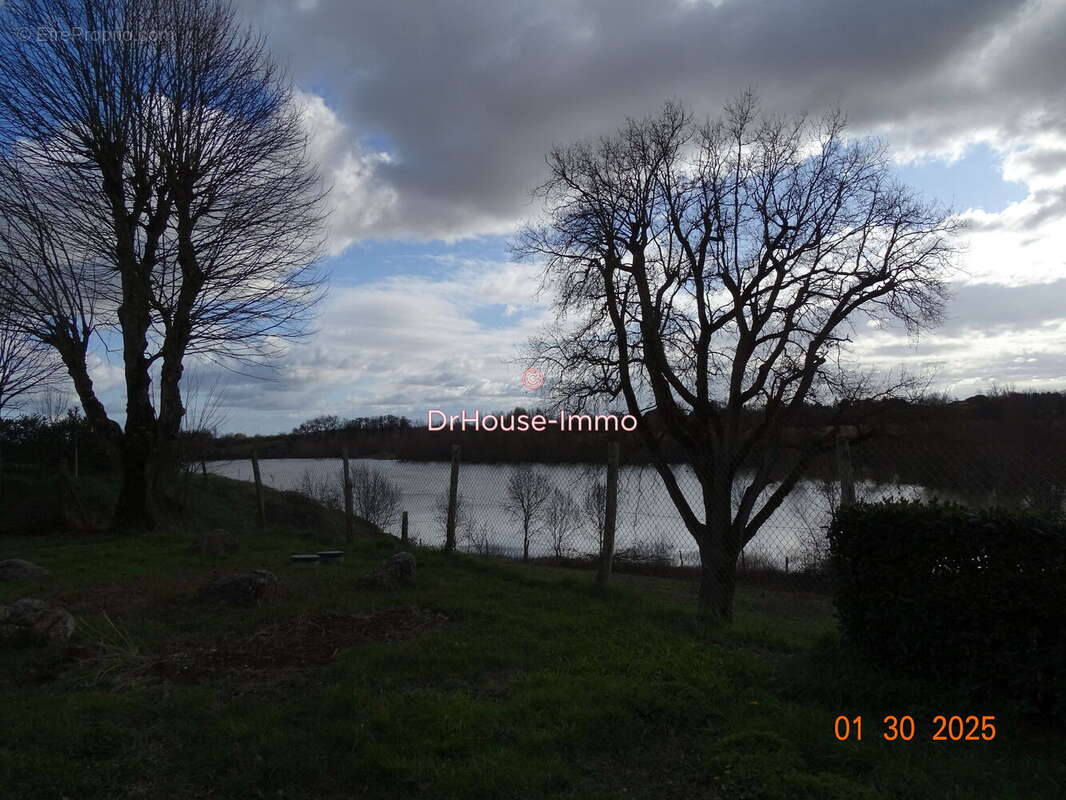 Terrain à POUCHARRAMET