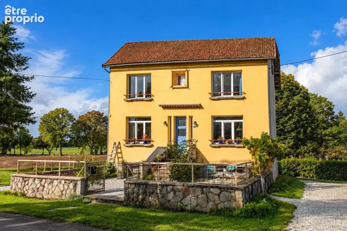 À vendre : Grande maison avec vue dégagée (63) - photo 2
