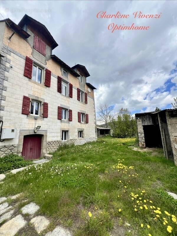 Maison à LA LLAGONNE