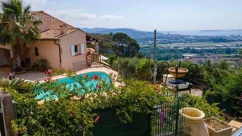 Maison à MANDELIEU-LA-NAPOULE