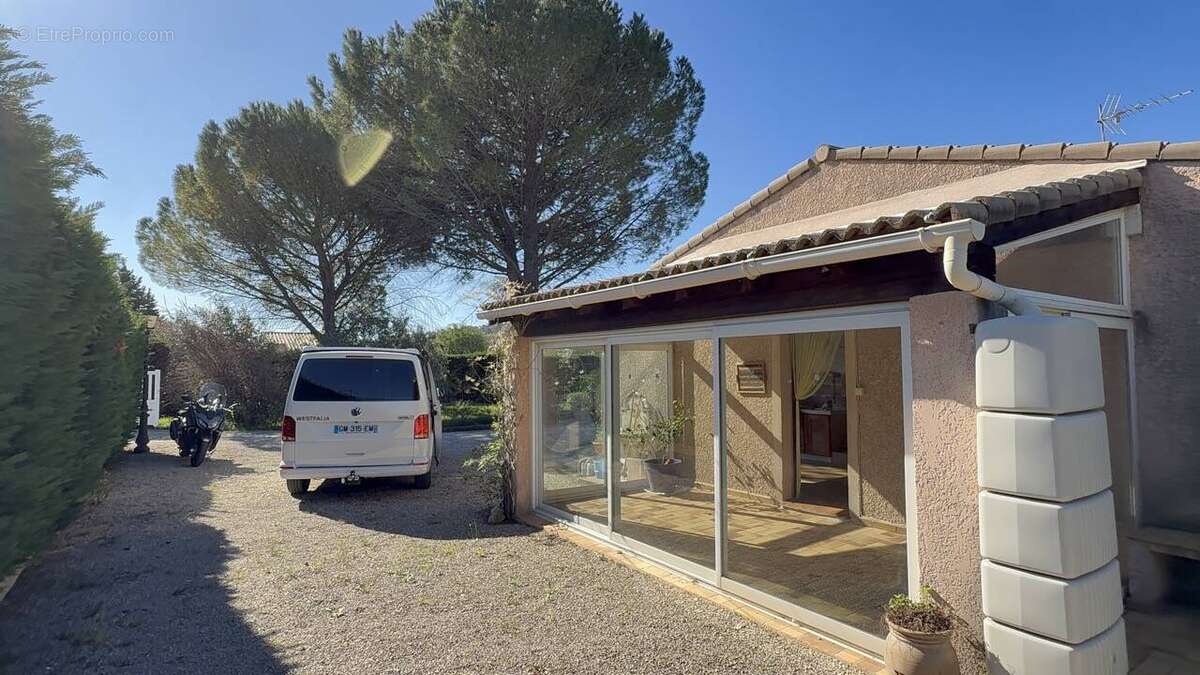 Maison à FIGANIERES