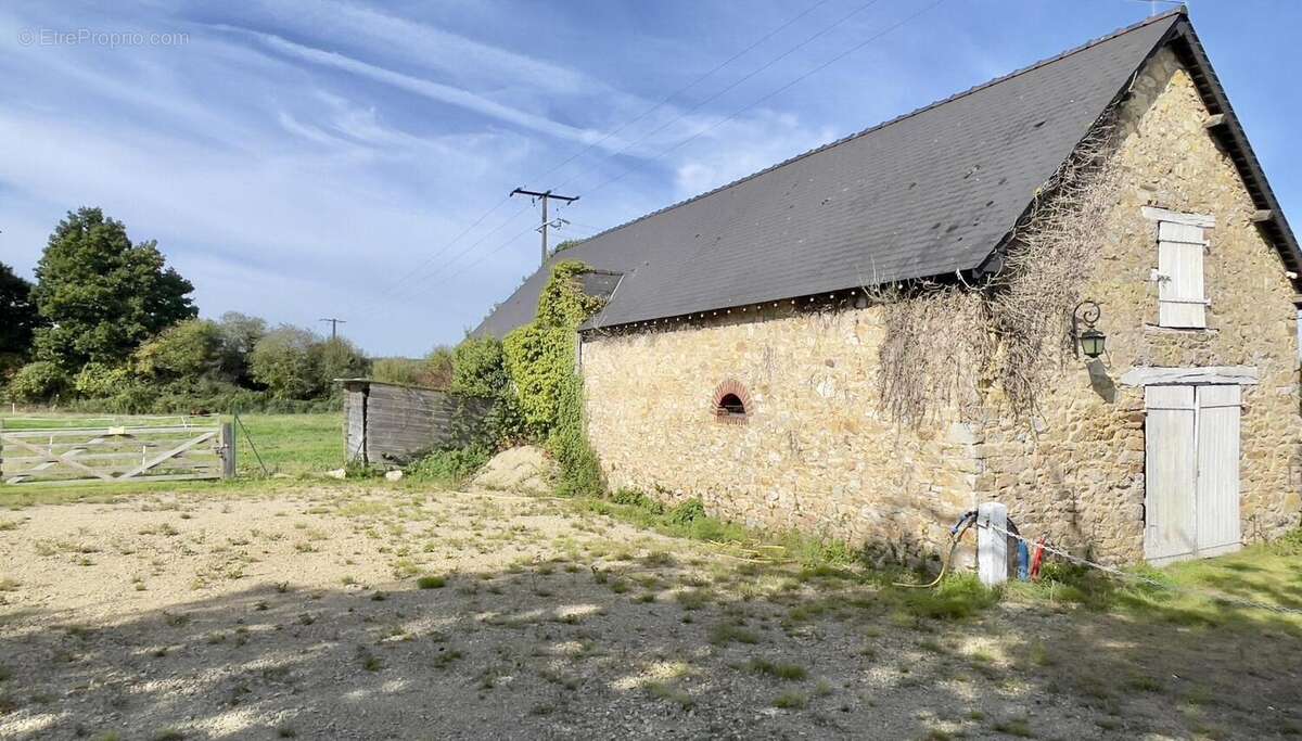 Photo 8 - Maison à SAINT-GEORGES-BUTTAVENT