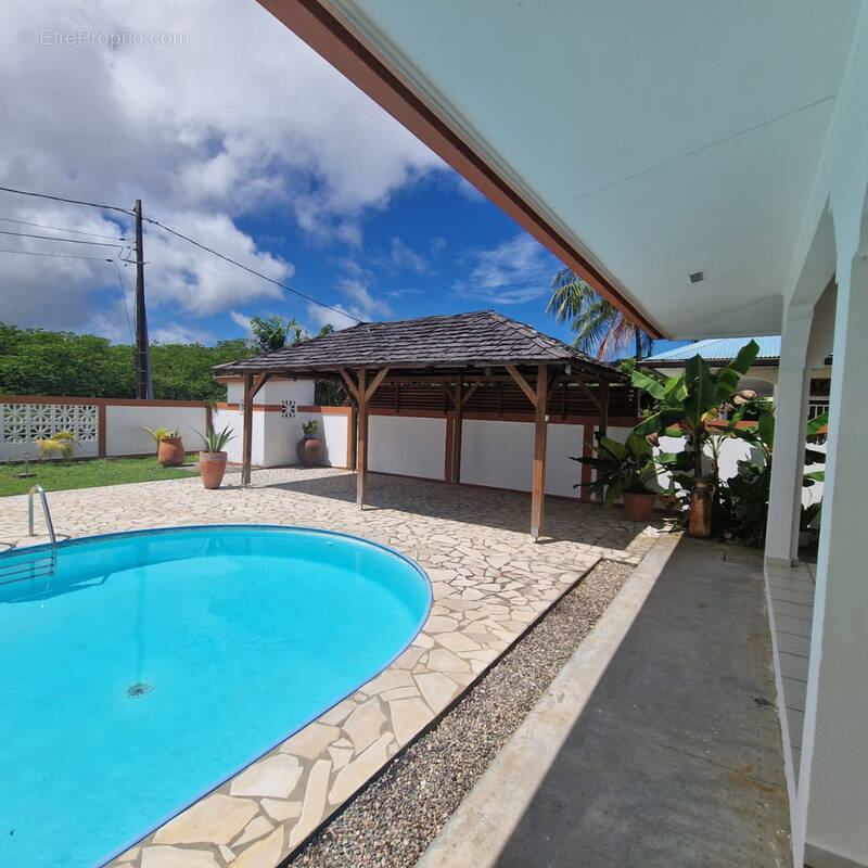 Maison à REMIRE-MONTJOLY