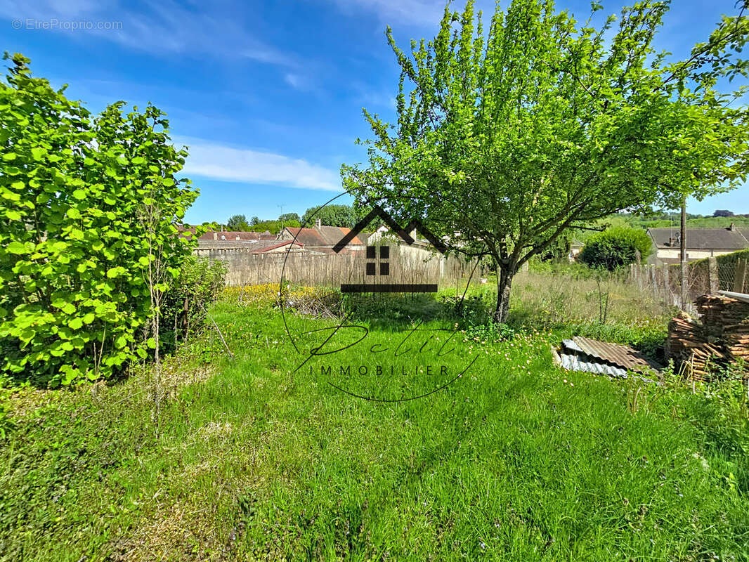 Maison à CIRES-LES-MELLO