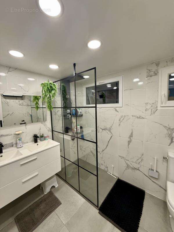 Appartement à EYGUIERES