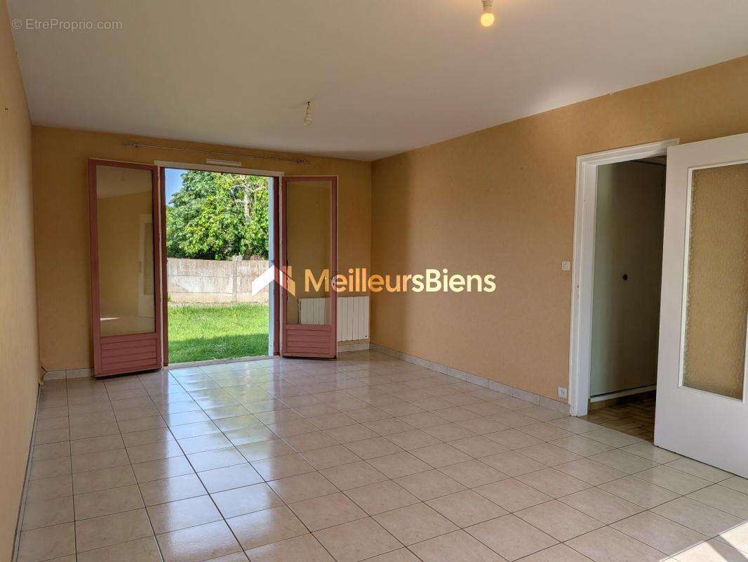 Maison Familiale centre ville de Guer 107 m² hab sur 635m² de terrain clos - Garage - photo 9