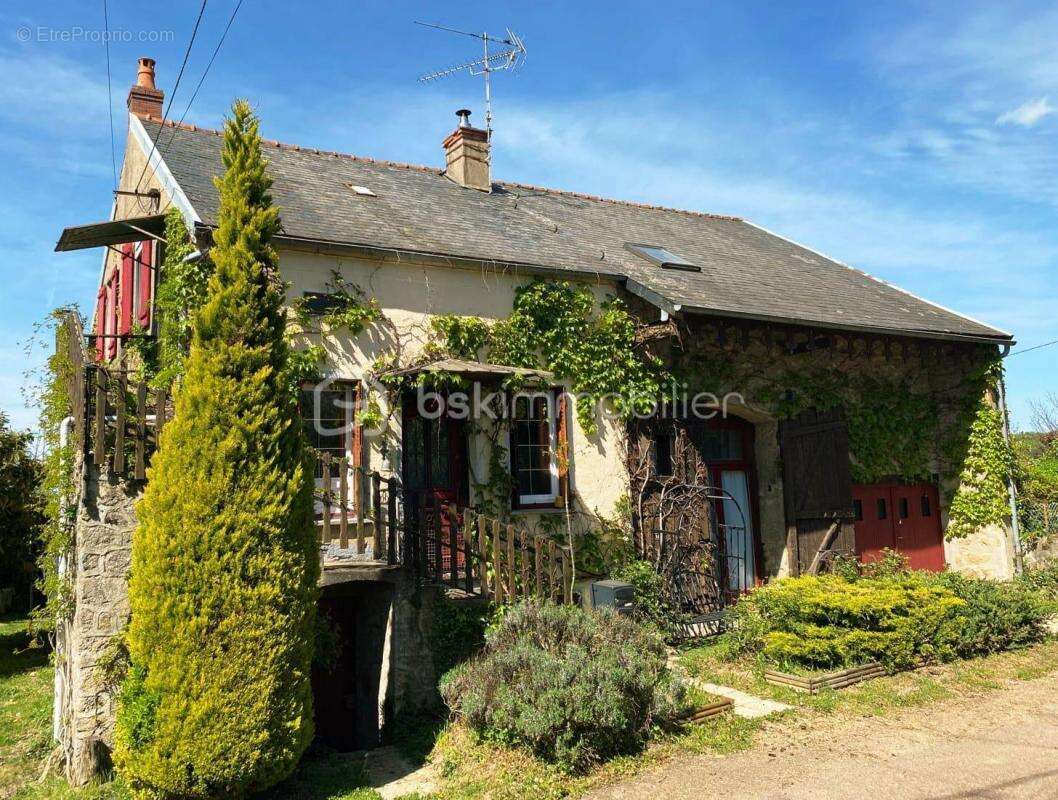 Maison à CHASTELLUX-SUR-CURE