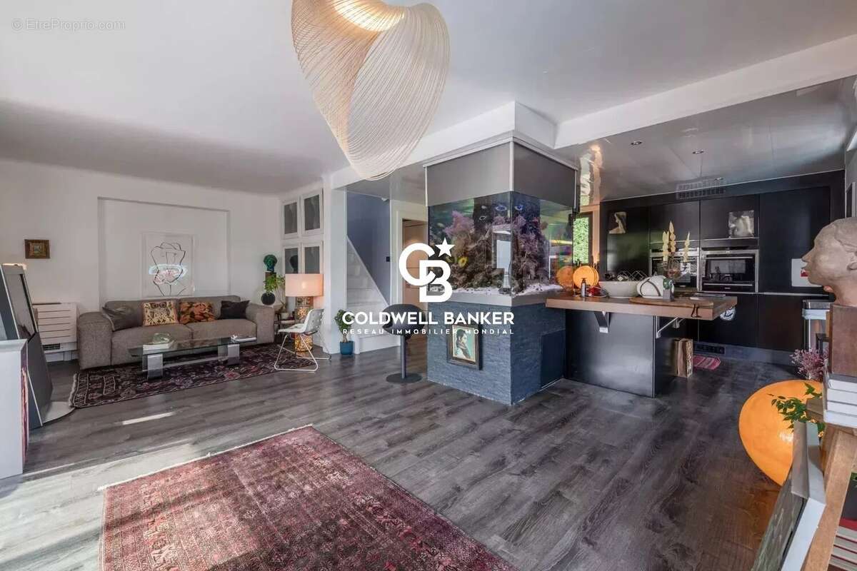 Maison à VETRAZ-MONTHOUX