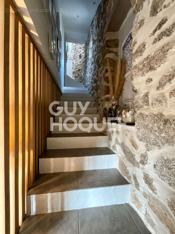 Maison à PLAN-DE-LA-TOUR