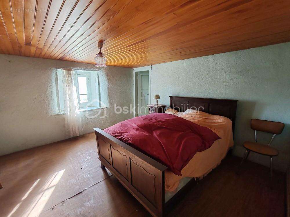 Maison à MARSAC-EN-LIVRADOIS