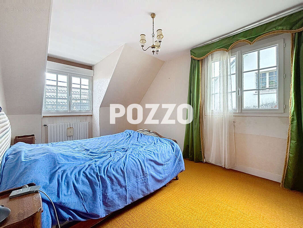 Coutances maison dans Résidence calme, 900 mètres du centre ville, 150 m2 environ, terrain de 900 m² - photo 13