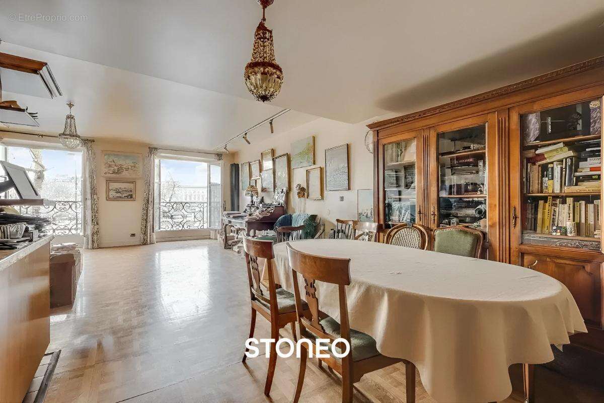 Appartement à PARIS-1E