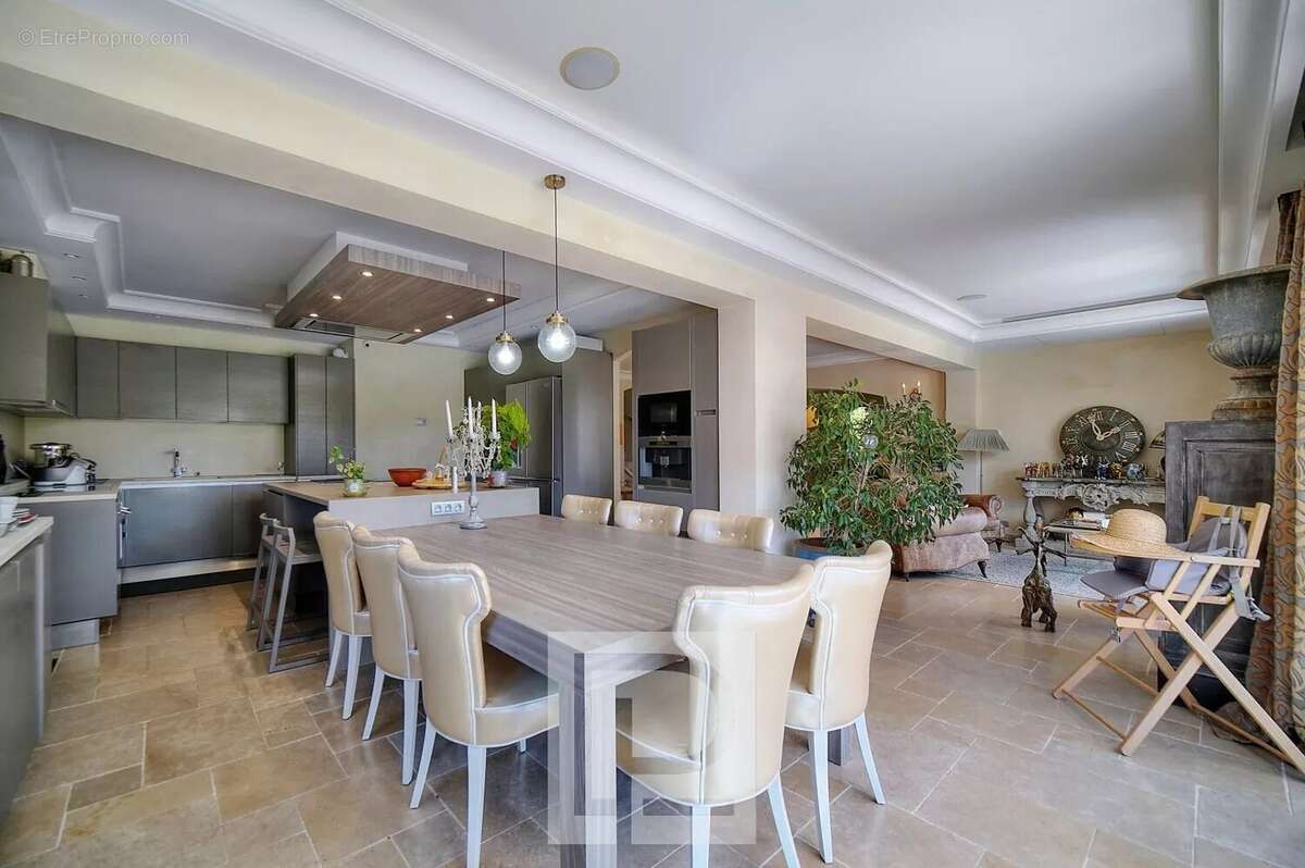 Maison à MOUGINS