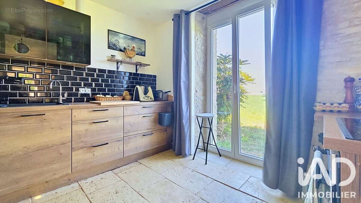 Maison 155 m² à Cruzy-Le-Chatel  - photo 5