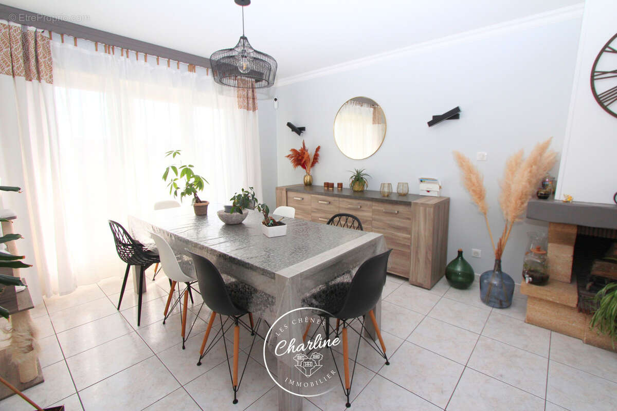 Maison à SAINTE-MARIE-AUX-CHENES