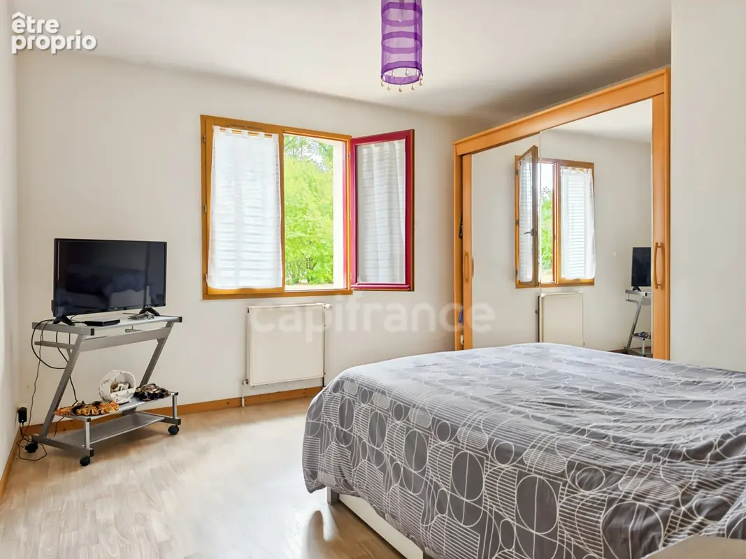 Un véritable espace de vie familial à Lombron : 210 m² et près de 3 000 m² de terrain - photo 9