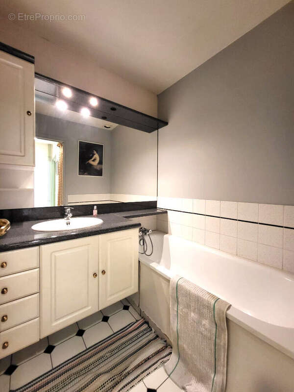 Appartement 74m² 4 pièces 75010 Paris - photo 11