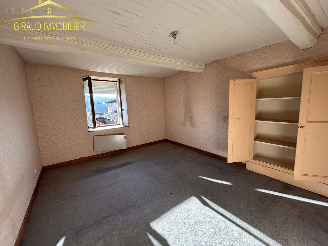 Appartement à CUINZIER