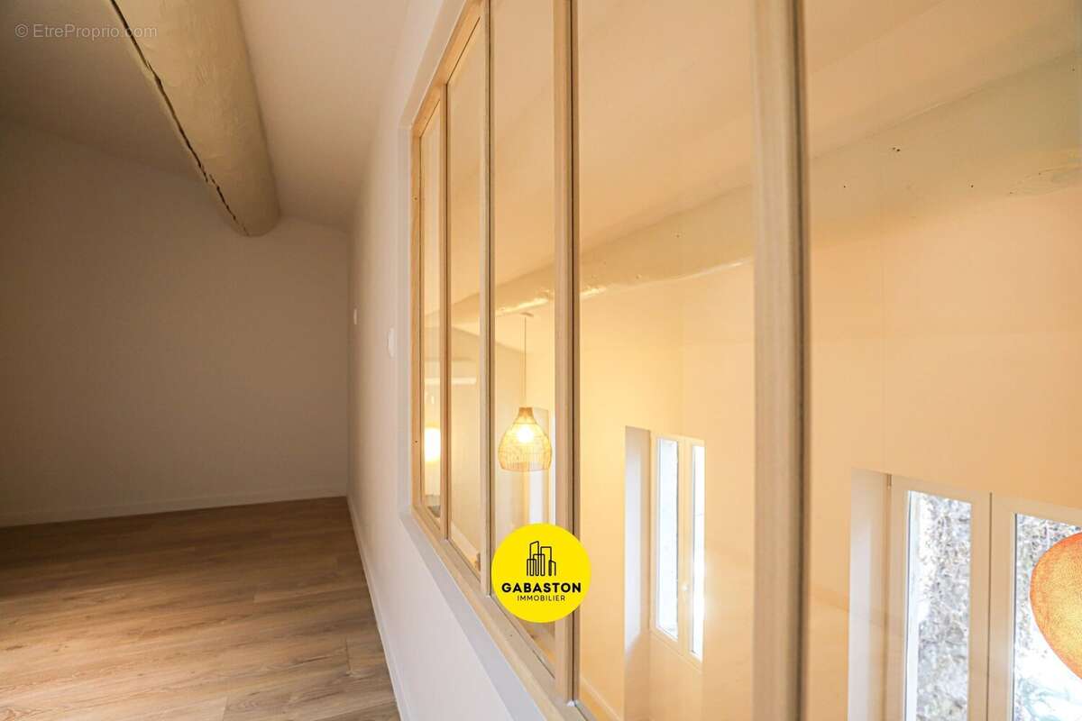 Appartement à MARSEILLE-4E