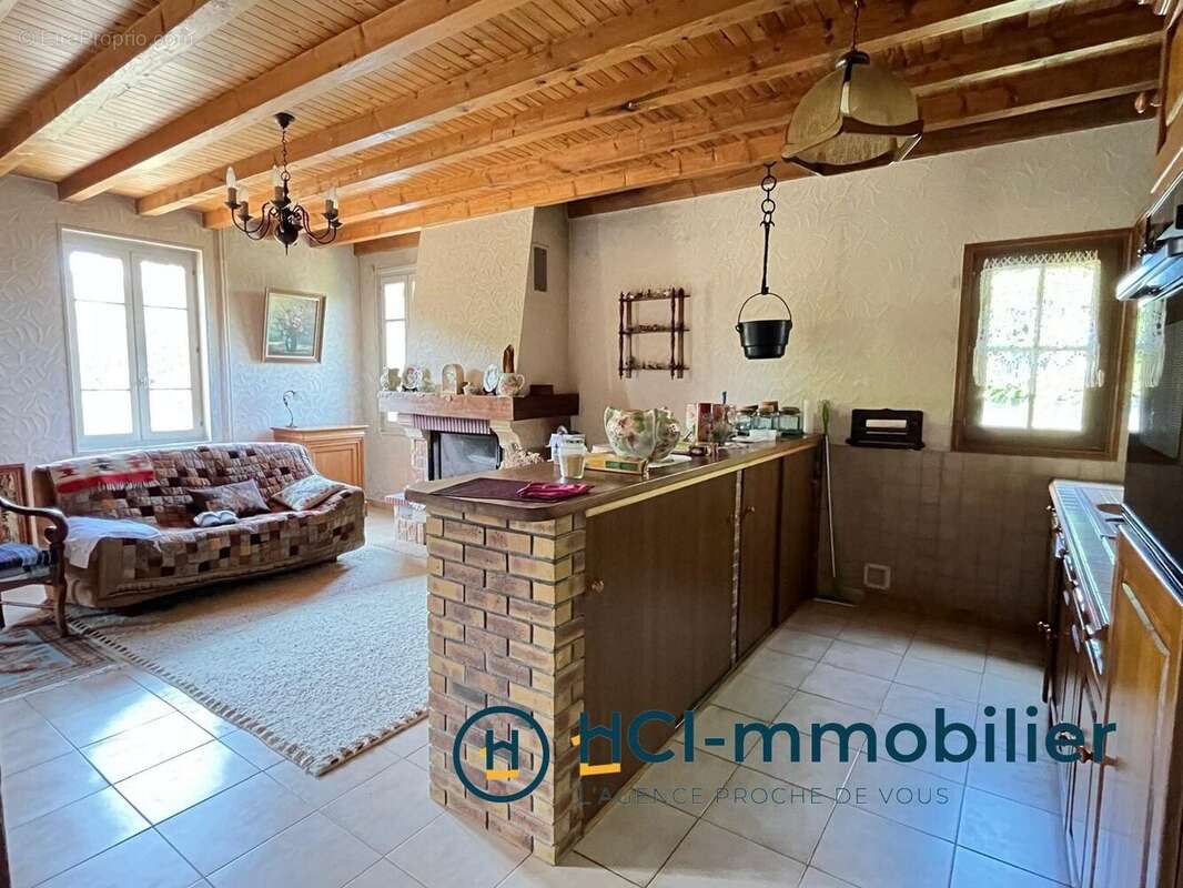 Maison 76 m² à Chatenoy-En-Bresse  - photo 4