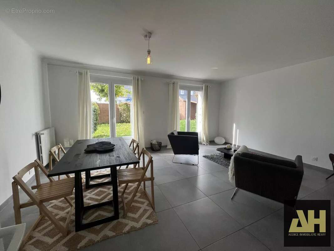 Maison à LE RELECQ-KERHUON