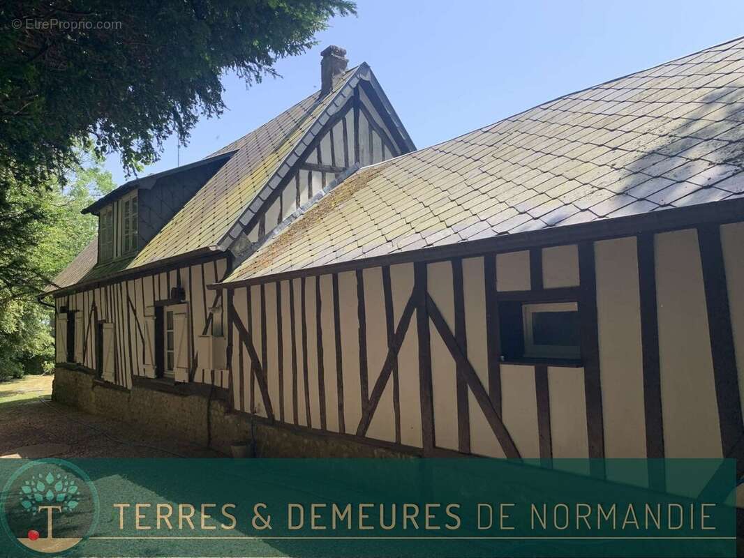 PAYS d'AUGE du CALVADOS, région CAMBREMER (14340) petite maison en clombages et 730 m2 de terrain - photo 6