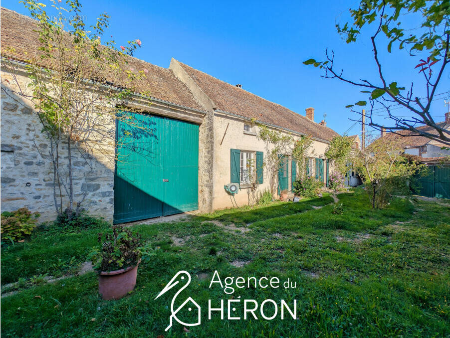 Maison à SAINT-PIERRE-LES-NEMOURS