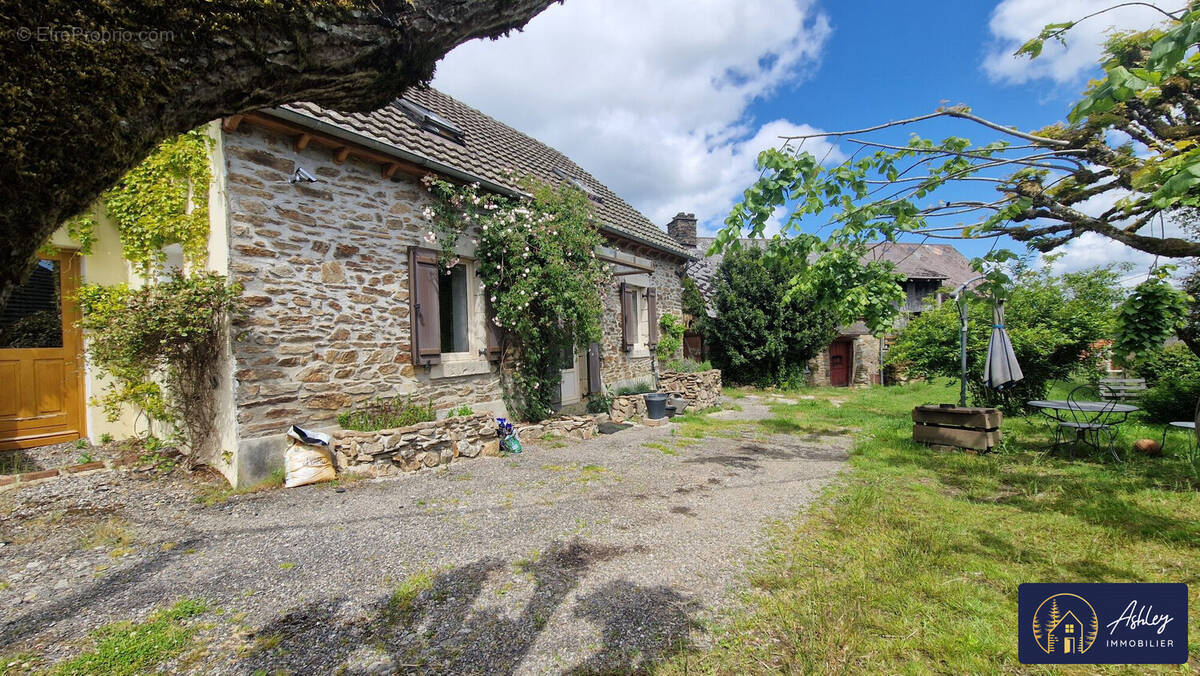 Maison à SOURSAC