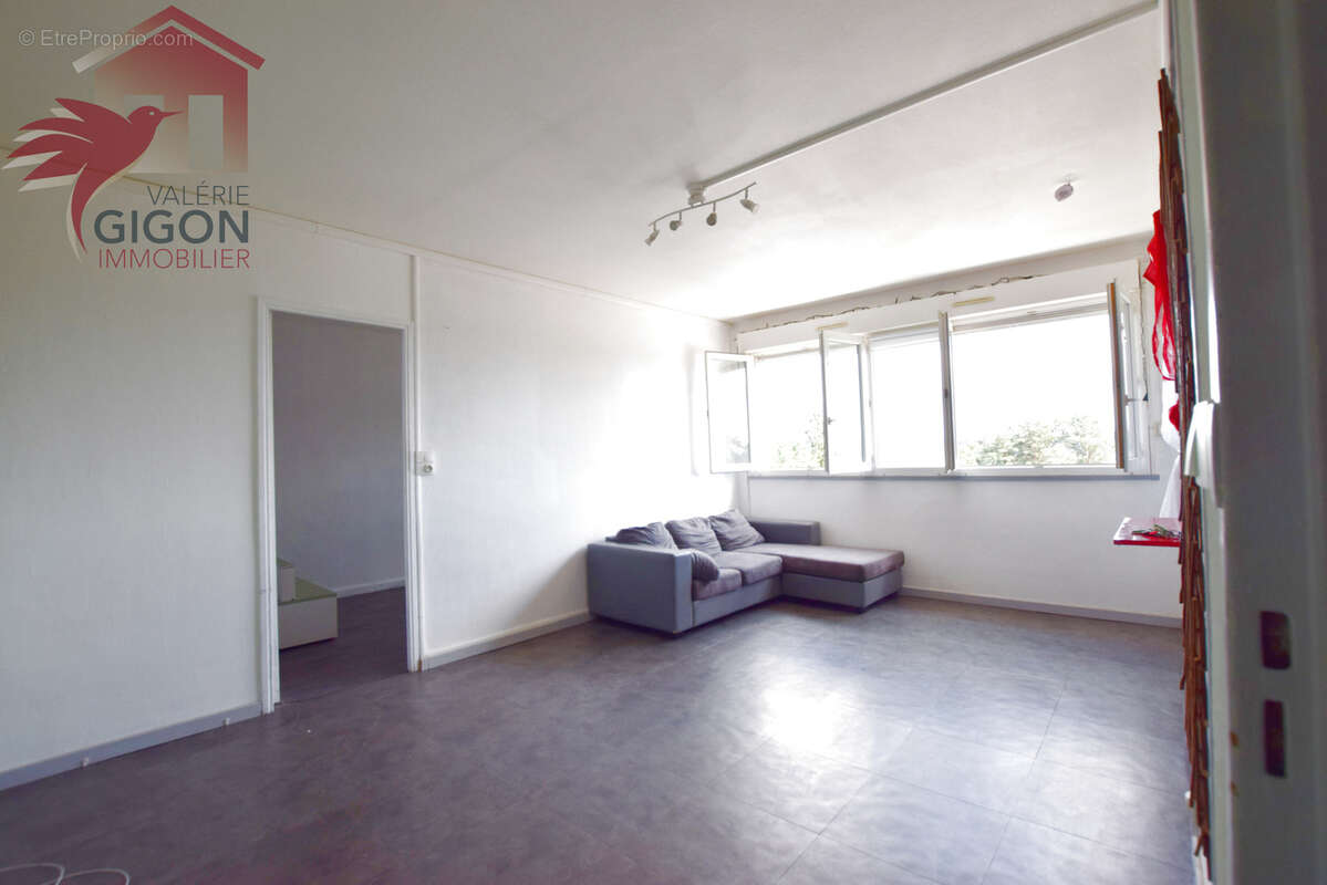 Appartement à GRAND-CHARMONT
