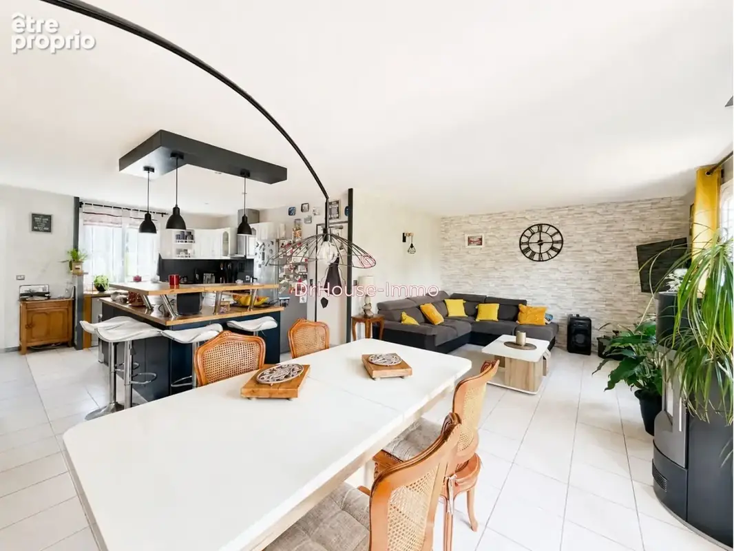 Maison 105 m² à Lumigny-Nesles-Ormeaux  - photo 3