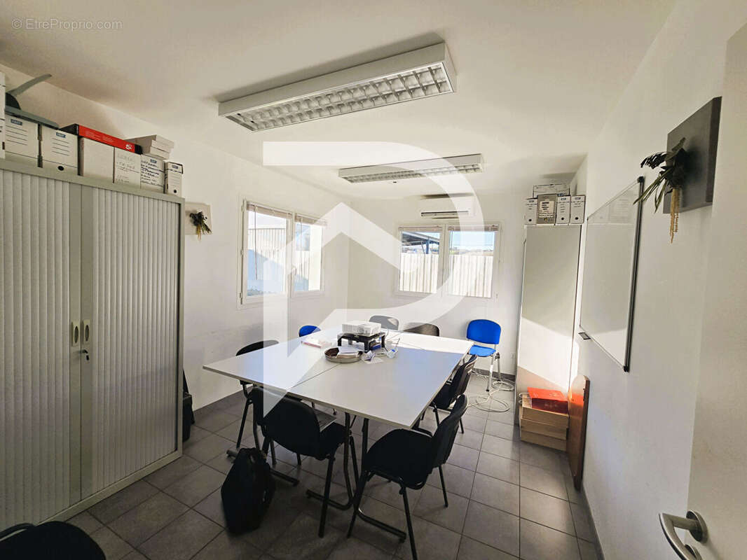 Commerce à ARTHEZ-DE-BEARN