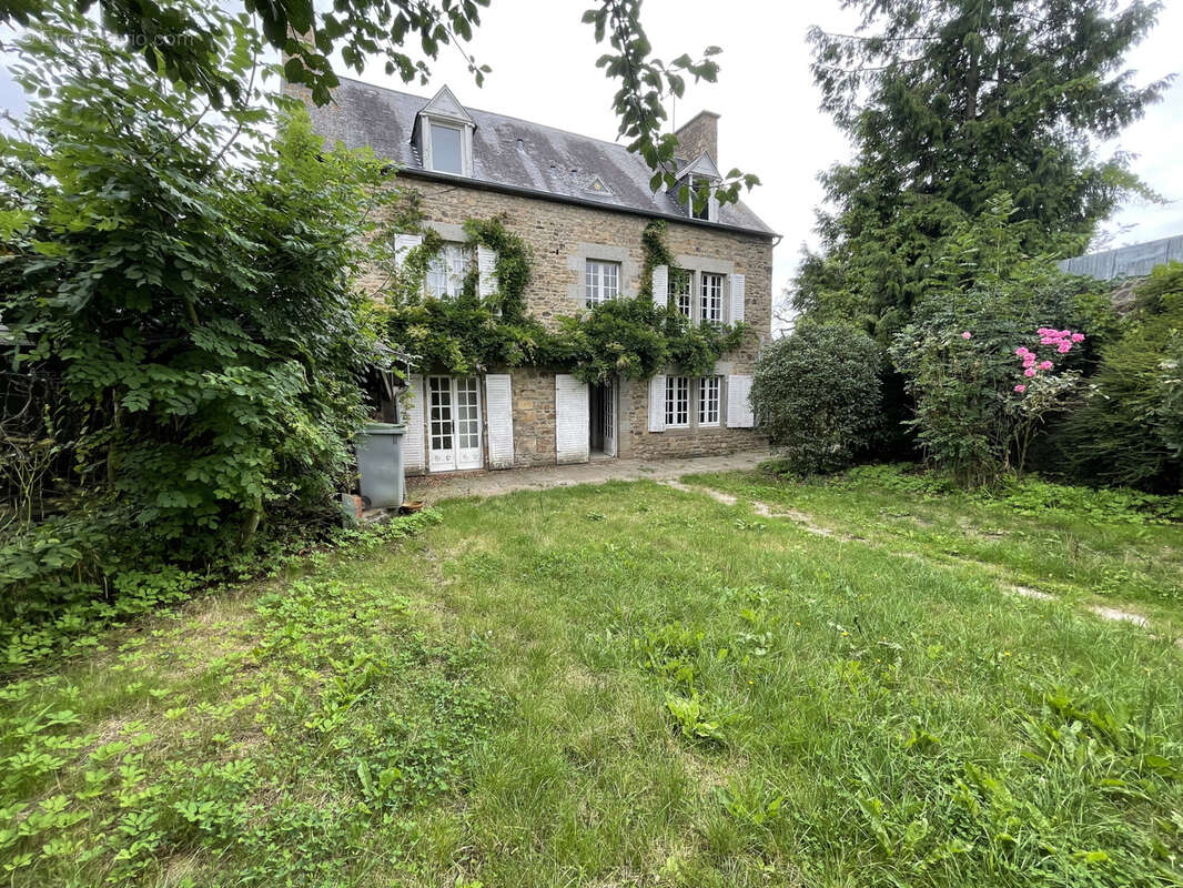 Maison à LES CHERIS